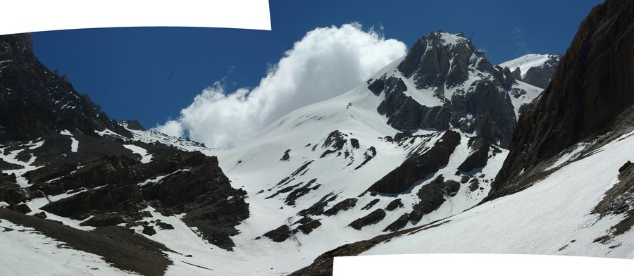 Перевал Чимтарга, справа вершина Энергия